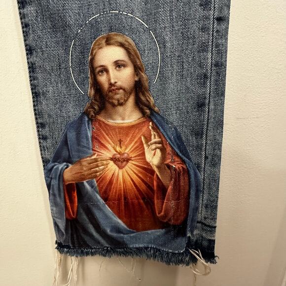 MNML Jesus & Mary Straight Leg Jeans Men’s 32 Light Wash Raw Hem Streetwear - Picture 5 of 12